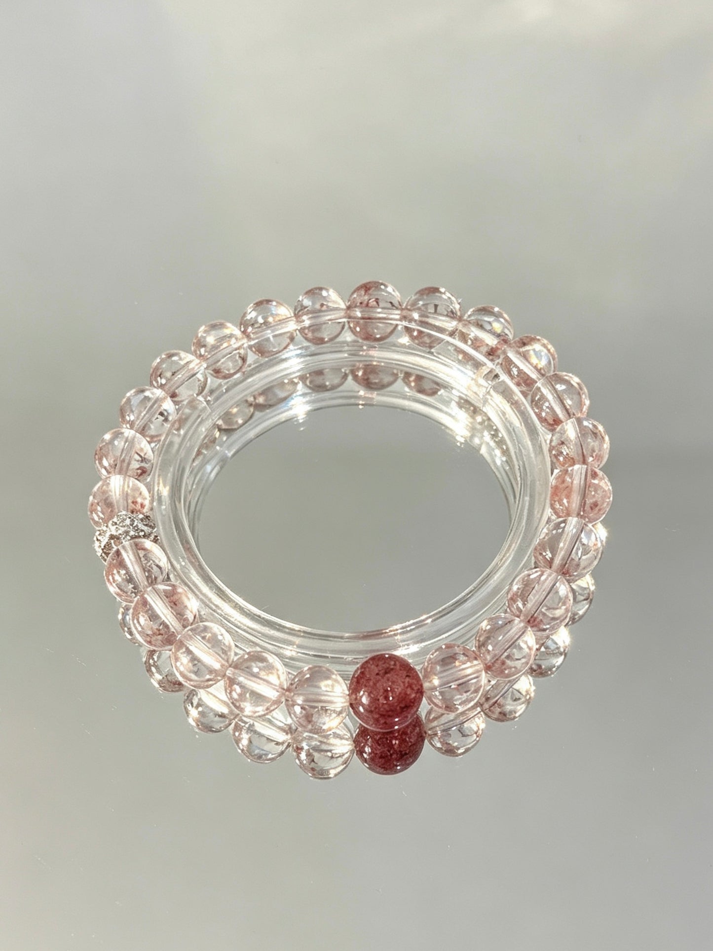 Bracelet en quartz clair naturel avec accent cinabre | 天然白水晶朱砂点缀圆珠手链