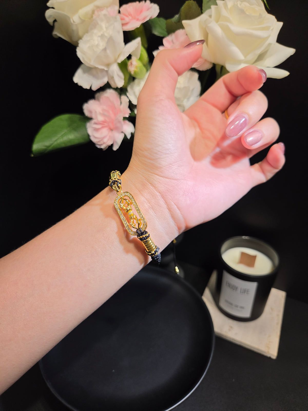 Light Luxury Gold Motif Woven Bracelet