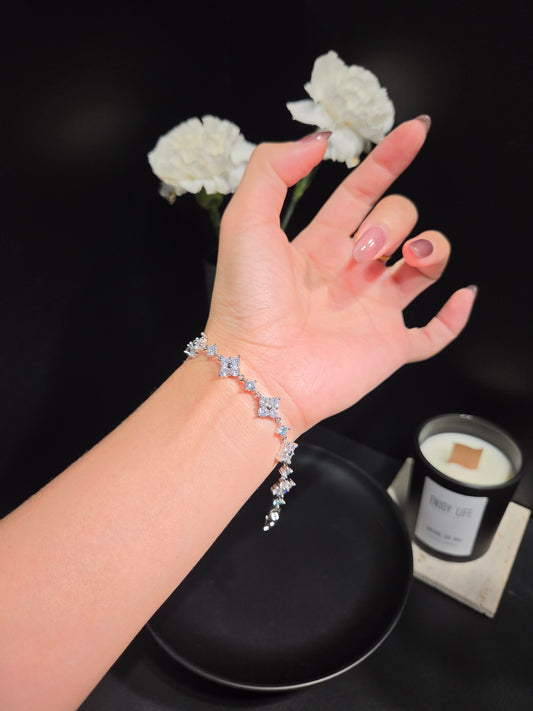 Light Luxury Sparkling Clear Floral Crystal Tennis Bracelet -B09
