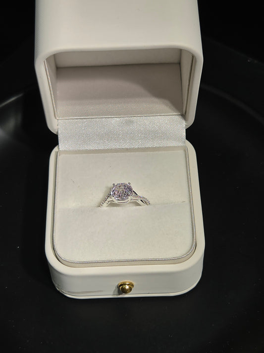 Light luxury twisted pave shank solitaire crystal ring in gift box