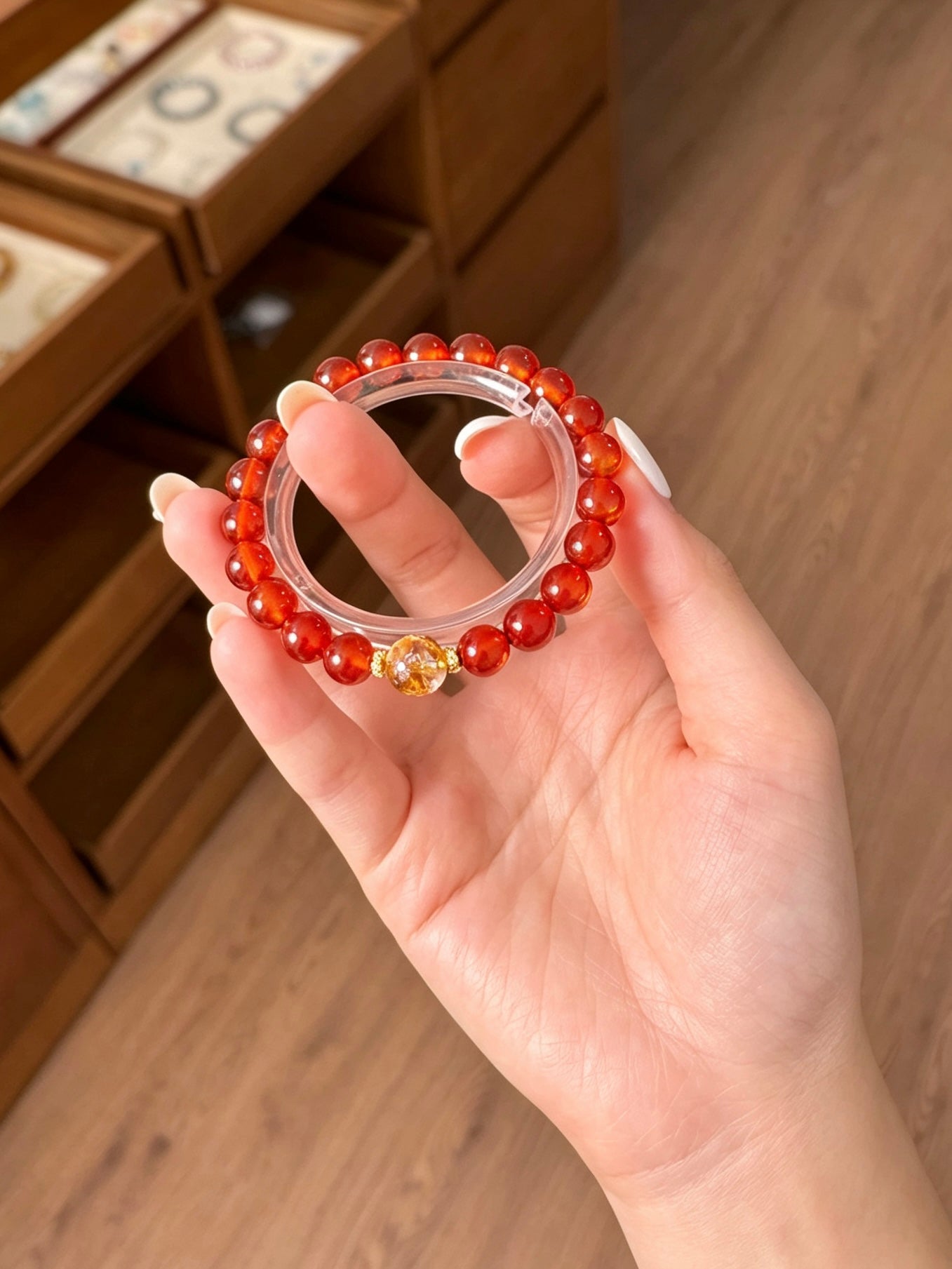 Natural Red Agate Bracelet With Golden Ornament 天然红玛瑙配金饰手串